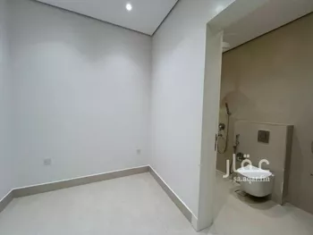 فيلا للبيع في شارع قطب الدين بن السلطان, حي المهدية, مدينة الرياض, منطقة الرياض صورة 3