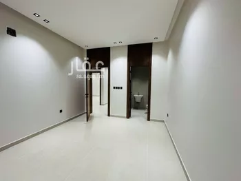 دور للبيع في شارع غالية البقمية, حي عكاظ, مدينة الرياض, منطقة الرياض صورة 4