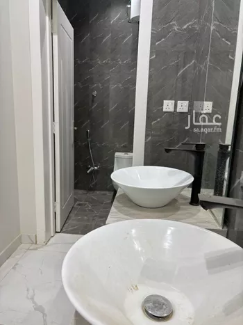 فيلا للبيع في شارع عبدالله بن أحمد, حي الخليج, مدينة الرياض, منطقة الرياض صورة 2