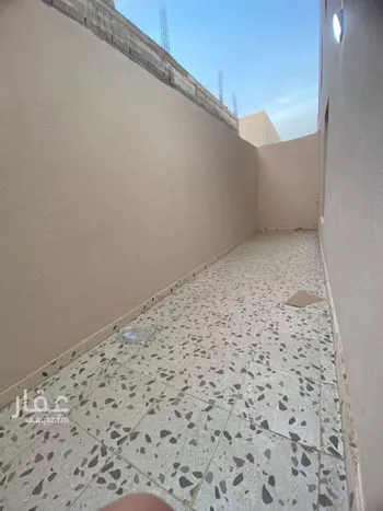 فيلا للبيع في شارع أحمد بن محمد البغدادي, حي عكاظ, مدينة الرياض, منطقة الرياض صورة 2