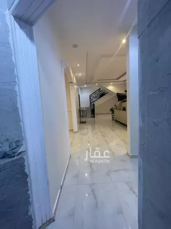 فيلا للبيع في شارع عبدالله الدارمي, حي عكاظ, مدينة الرياض, منطقة الرياض صورة 4