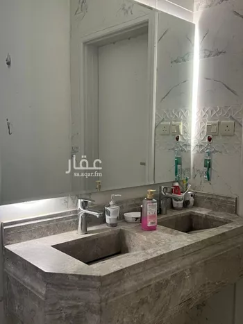 فيلا للبيع في شارع أبي الحسن بن صافي, حي الملك فيصل, مدينة الرياض, منطقة الرياض صورة 2