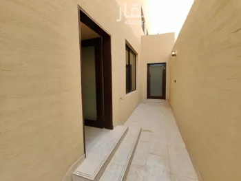 دور للبيع في شارع عبدالله بن أبي البركات, حي عكاظ, مدينة الرياض, منطقة الرياض صورة 5
