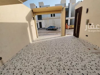 دور للبيع في شارع الامام البخاري, حي بدر, مدينة الرياض, منطقة الرياض صورة 2