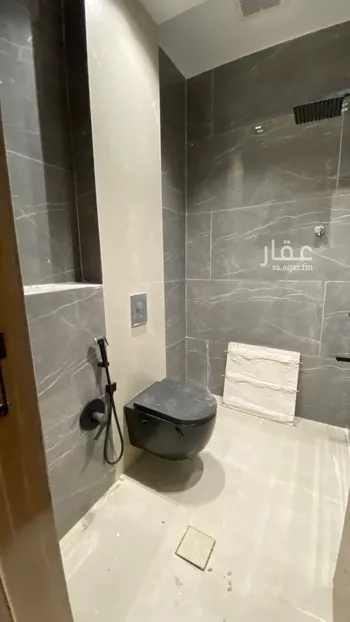 فيلا للبيع في شارع حسين الأبريقي, حي عكاظ, مدينة الرياض, منطقة الرياض صورة 5