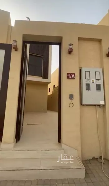 دور للبيع في شارع أبان بن صالح, حي عكاظ, مدينة الرياض, منطقة الرياض صورة 2