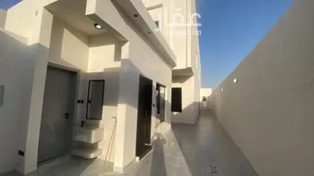 دور للبيع في شارع الامام البخاري, حي بدر, مدينة الرياض, منطقة الرياض صورة 3