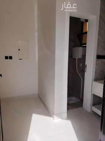 شقة للبيع في شارع حاتم التميمي, حي العليا, مدينة المزاحميه, منطقة الرياض صورة 2