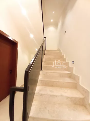 فيلا للبيع في شارع ابن سيده اللغوي, حي عكاظ, مدينة الرياض, منطقة الرياض صورة 3