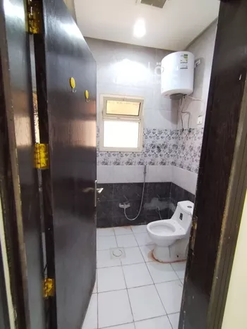شقة للإيجار في شارع الصحابة, حي إشبيلية, مدينة الرياض, منطقة الرياض صورة 3