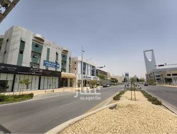 محل للإيجار في شارع العليا, حي الورود, مدينة الرياض, منطقة الرياض