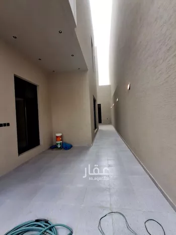 فيلا للبيع في شارع قطب الدين بن السلطان, حي المهدية, مدينة الرياض, منطقة الرياض صورة 4