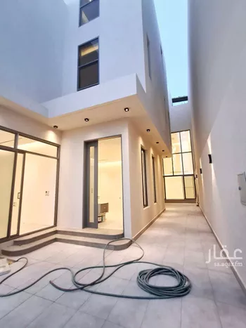 فيلا للبيع في شارع قطب الدين بن السلطان, حي المهدية, مدينة الرياض, منطقة الرياض صورة 4