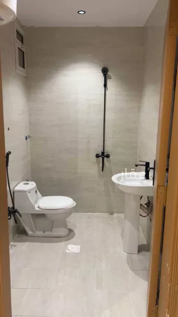 عمارة للإيجار في شارع خديجة بنت خويلد, حي طويق, مدينة الرياض, منطقة الرياض صورة 5