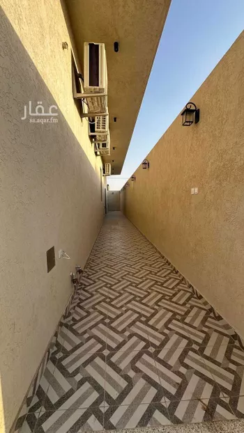 عمارة للبيع في شارع فيصل بن عبدالعزيز, حي الخطامه, مدينة حوطه سدير, منطقة الرياض صورة 2