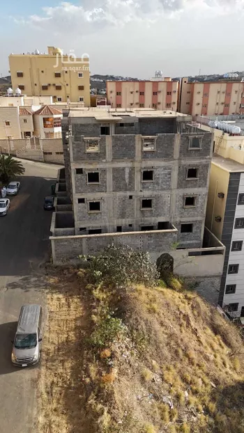 عمارة للبيع في شارع مالك الخدري, حي المروج, مدينة ابها, منطقة عسير صورة 3