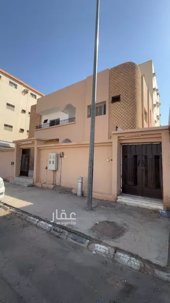 عمارة للبيع في شارع الاصمعي ، حي النهضة ، تبوك ، منطقة تبوك صورة 2