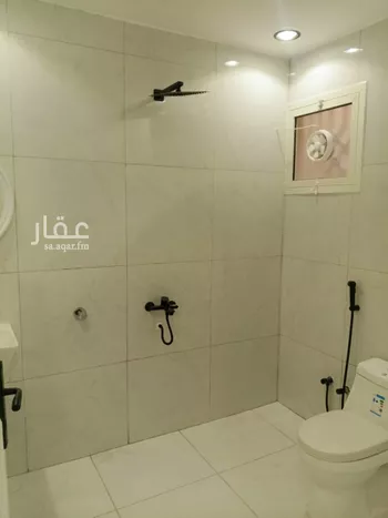 شقة للإيجار في شارع محمد بن عبدالله بن عبداللطيف, حي المرسلات, مدينة الرياض, منطقة الرياض صورة 3
