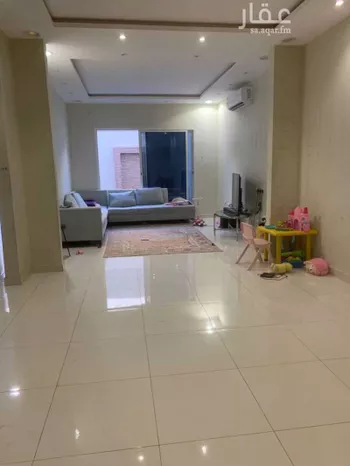 فيلا للبيع في شارع موسي الرازي, حي عكاظ, مدينة الرياض, منطقة الرياض صورة 2