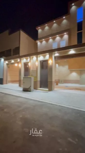 دور للبيع في شارع شهاب الدين القلقشندي, حي عكاظ, مدينة الرياض, منطقة الرياض