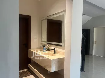 فيلا للبيع في شارع الصرح, حي إشبيلية, مدينة الرياض, منطقة الرياض صورة 3