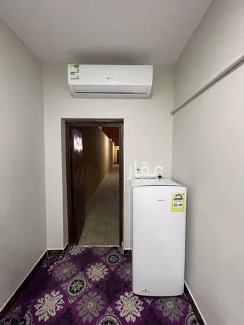 غرفة للإيجار في شارع جبل علي, حي غرناطة, مدينة الرياض, منطقة الرياض صورة 4