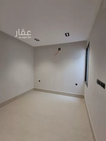 دور للبيع في شارع حامد القاري, حي عكاظ, مدينة الرياض, منطقة الرياض صورة 3