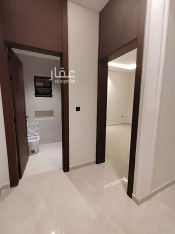 دور للبيع في شارع حسن الشاعر, حي عكاظ, مدينة الرياض, منطقة الرياض صورة 4
