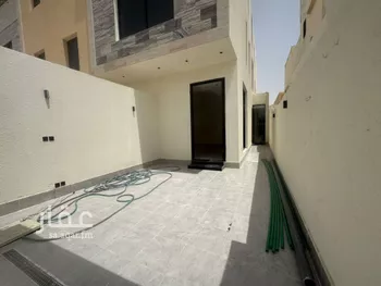 دور للبيع في شارع دجلة, حي النهضة, مدينة الرياض, منطقة الرياض صورة 3