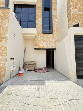 دور للبيع في شارع محمود النجاري, حي الخليج, مدينة الرياض, منطقة الرياض