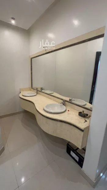 فيلا للإيجار في شارع الفاخرة, حي عكاظ, مدينة الرياض, منطقة الرياض صورة 3