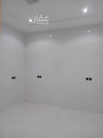 فيلا للبيع في شارع حاتم بن مفرج, حي الجنادرية, مدينة الرياض, منطقة الرياض صورة 2