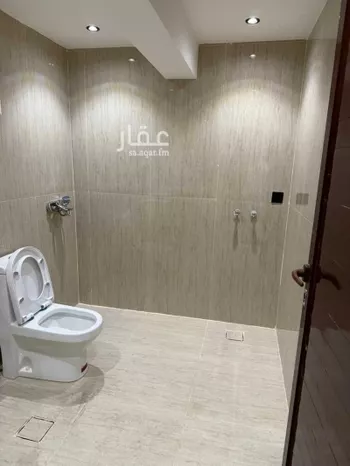 عمارة للإيجار في شارع الامير عبدالله بن عبدالرحمن بن فيصل, حي منفوحة الجديدة, مدينة الرياض, منطقة الرياض صورة 3