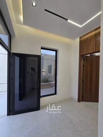 فيلا للبيع في شارع محفوظ الشافعي, حي الفاروق, مدينة الرياض, منطقة الرياض صورة 2