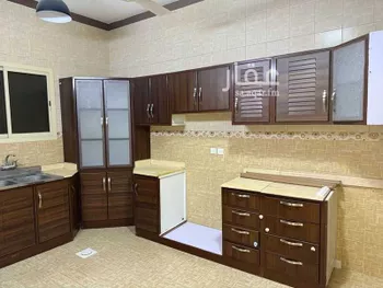 عمارة للإيجار في شارع أغادير, حي المنصورة, مدينة الرياض, منطقة الرياض صورة 4
