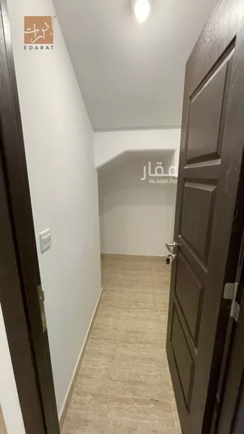 فيلا للبيع في شارع ابن أبي بكر المخزومي, حي مطار الملك خالد الدولي, مدينة الرياض, منطقة الرياض صورة 4