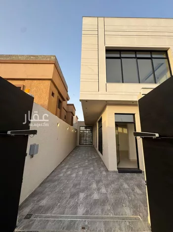 فيلا للبيع في شارع خالد الوقار, حي الملك فيصل, مدينة الرياض, منطقة الرياض صورة 3