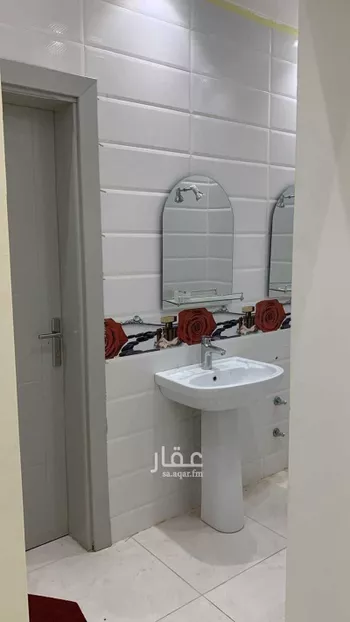 شقة للإيجار في شارع عقيد ركن سعيد محمد ظافر العمري ، حي الريان ، تبوك ، منطقة تبوك صورة 4
