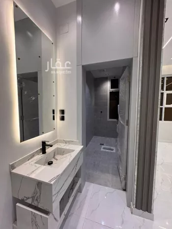 شقة للبيع في شارع أبي القاسم الزجاجي, حي السويس 1, مدينة جازان, منطقة جازان صورة 2