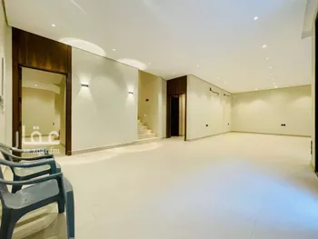 فيلا للبيع في شارع ابن أبي أصيبعة, حي المهدية, مدينة الرياض, منطقة الرياض صورة 2