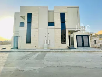 فيلا للبيع في شارع تقى الدين التميمى, حي المهدية, مدينة الرياض, منطقة الرياض صورة 2