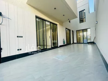 فيلا للبيع في شارع عبدالرحمن بن عمرو, حي المهدية, مدينة الرياض, منطقة الرياض صورة 2