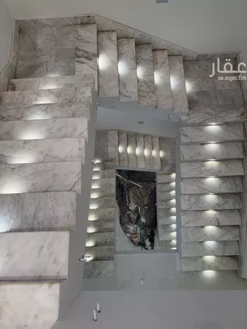 فيلا للبيع في شارع أحمد بن الحسن الأنصاري, حي المهدية, مدينة الرياض, منطقة الرياض صورة 3
