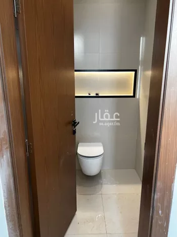 فيلا للبيع في شارع أحمد بن الحسن الأنصاري, حي المهدية, مدينة الرياض, منطقة الرياض صورة 4