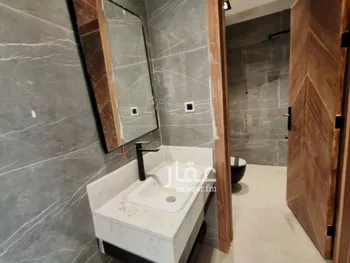 فيلا للبيع في شارع حسين الأبريقي, حي عكاظ, مدينة الرياض, منطقة الرياض صورة 5