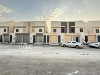 فيلا للبيع في شارع صدر الدين الشافعي, حي عكاظ, مدينة الرياض, منطقة الرياض صورة 5