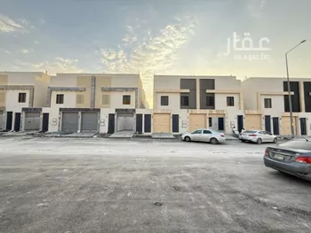 فيلا للبيع في شارع صدر الدين الشافعي, حي عكاظ, مدينة الرياض, منطقة الرياض صورة 2
