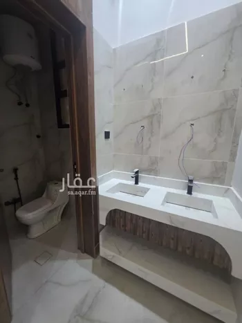 دور للبيع في شارع التوحيد, حي العوالي, مدينة الرياض, منطقة الرياض صورة 4