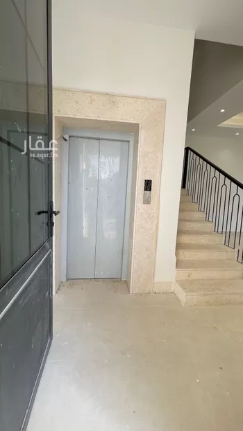 فيلا للبيع في شارع عبدالقادر بن عبدالوارث, حي المهدية, مدينة الرياض, منطقة الرياض صورة 5