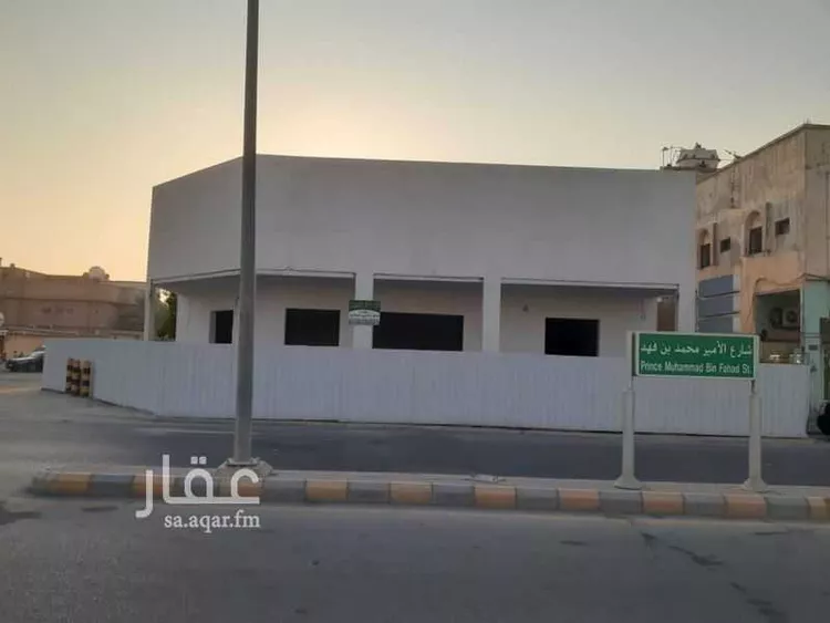 عمارة للبيع في شارع شارع الامير محمد بن فهد, حي العزيزية, مدينة الخفجى, المنطقة الشرقية صورة 2